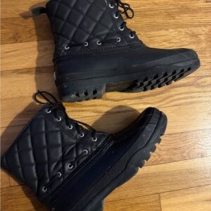 Sperry Black Gosling Women’s Winter Boots - size 9